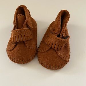 EUC Minnetonka Baby Moccasins